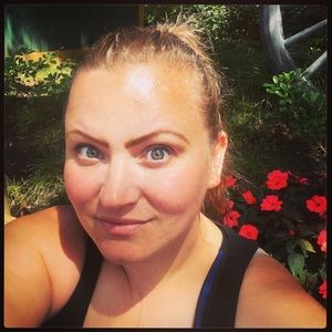 Meet your Posher, Necola